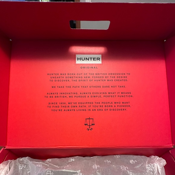 Hunter Tall Matte Black Rain Boots, size 8, with box - Picture 10 of 11